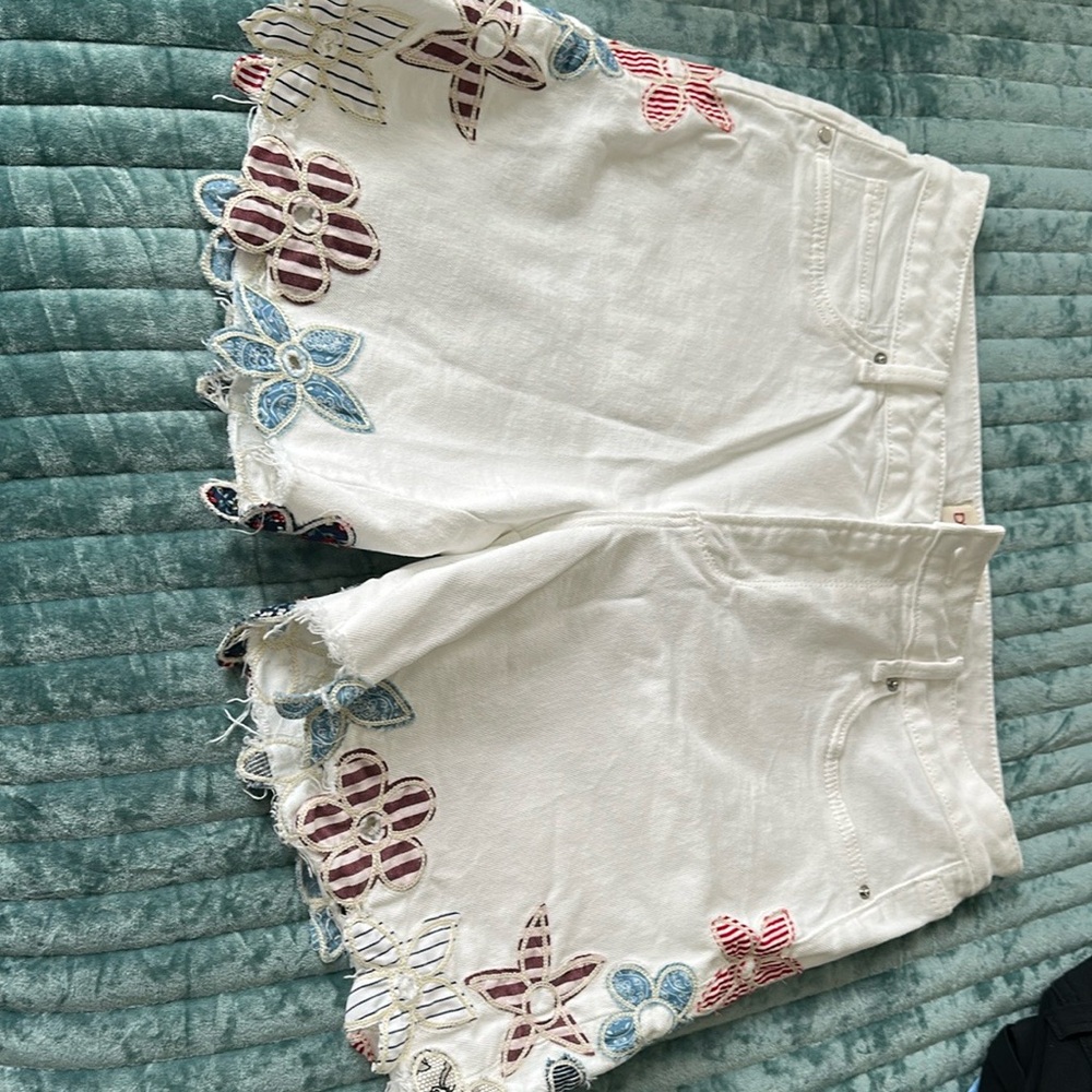 Floral Anthropologie  Embroidered White Denim Shorts W29